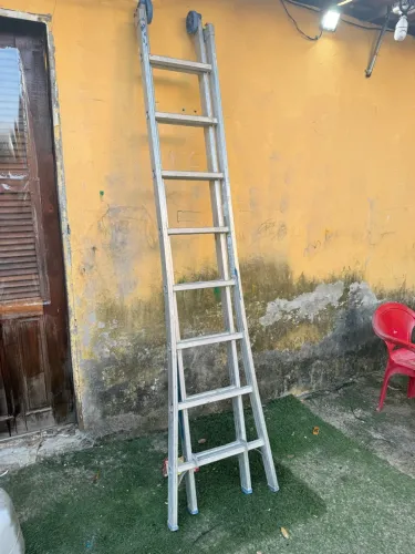 Escada de alumínio
