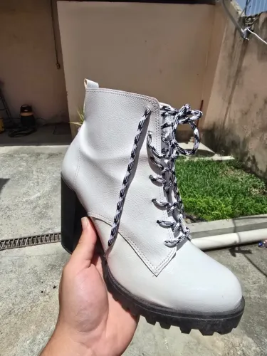 Botas e coturno