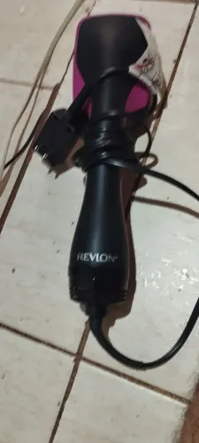Prancha pra arrumar cabelo e escovar 
