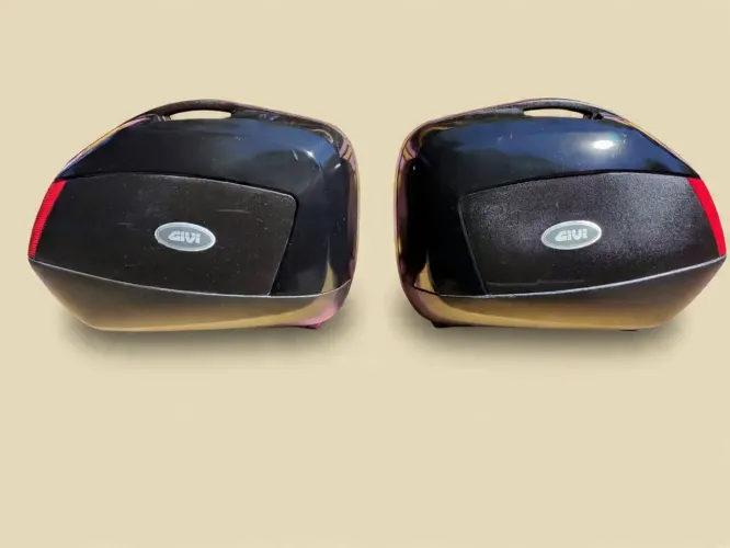 Baús laterais para moto - Givi V35