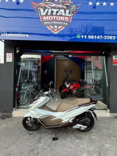 PCX DLX ABS