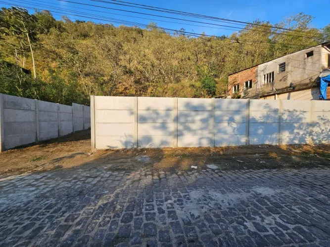 Terreno à venda em Raiz da Serra