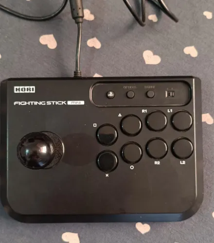 Controle Mini Hori compatível com ps4 e Pc, excelente estado 