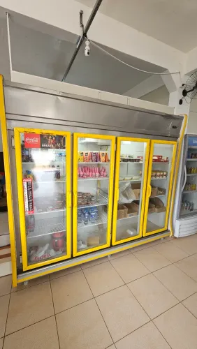 Equipamentos para comércio, seminovos.