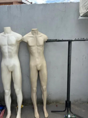 Manequim feminino e masculino 