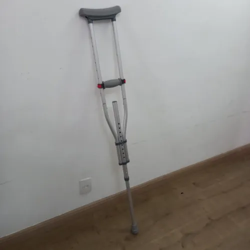 Muleta ortopédica. Apenas 1 lado.