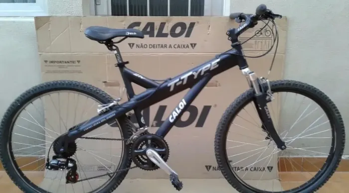 Bicicleta Caloi T-type Alumínio 21 V Preto Fosco Aro 26.