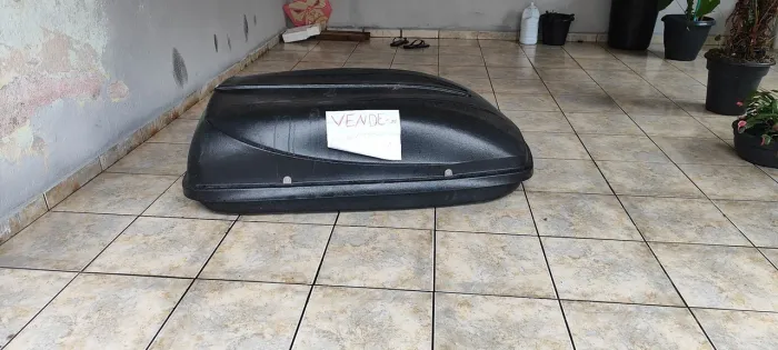 Bagageiro de teto.