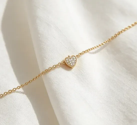 Pulseira Elo Português Pentende Coração Cravejado Zircônias Folheada a Ouro 18k