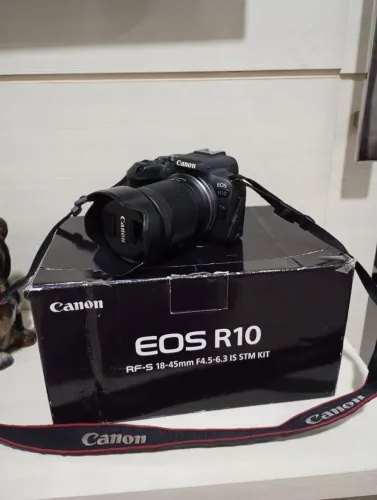Câmera R10 rf