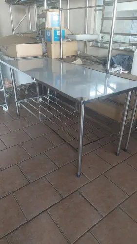Mesas de aço inox.