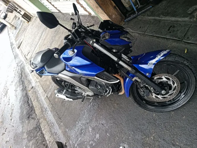 Moto bem conservada em ótimo estado