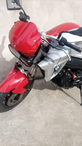BMW F800 R pra sair logo..