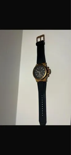 Michael Kors Esportivo e Sofisticado: Modelo MK-8184 - Elegância com Design Moderno
