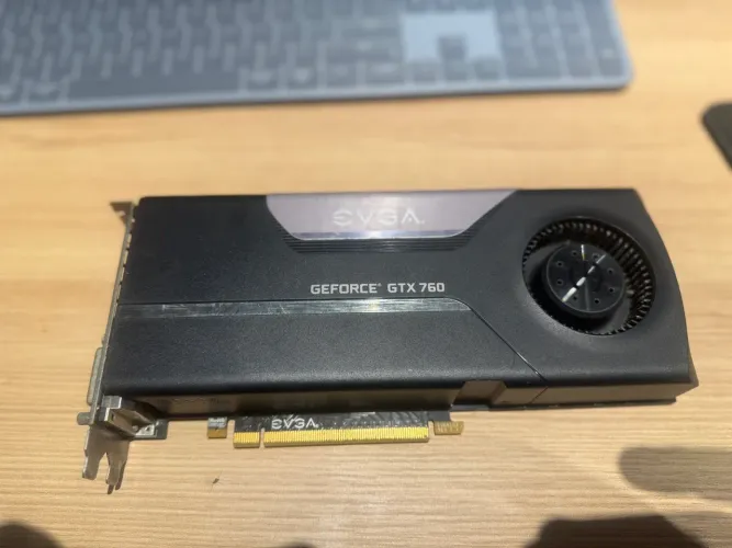 Placa de video Geforce 760 evga com defeito