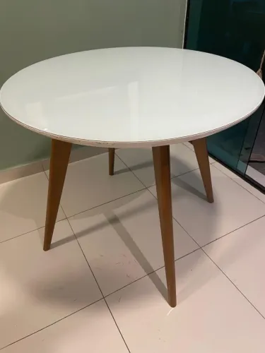MESA DE TAMPO DE VIDEO LAQUEADO