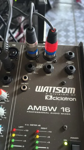 Mesa de Som 16 canais Watson AMBW Mixer