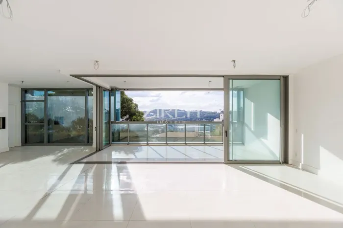 APARTAMENTO À VENDA COM 4 SUÍTES E VISTA PARA O PARQUE BARIGUI