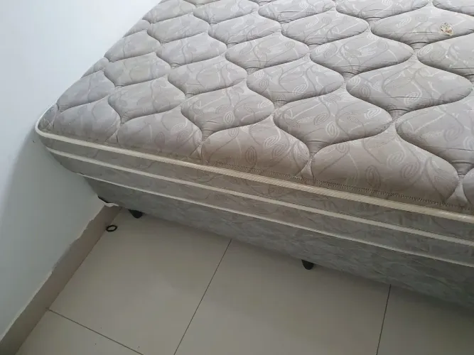Cama Sofa e Mesa 4x cadeiras