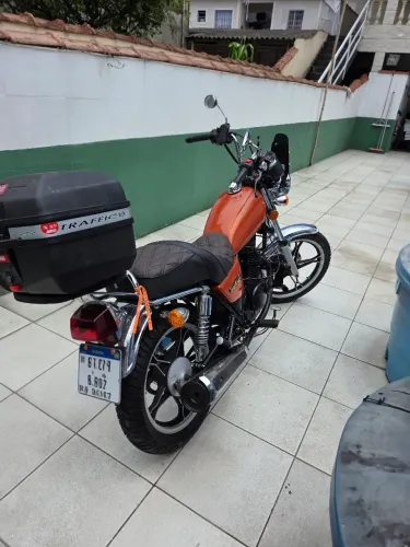 SUZUKI IMPECÁVEL 125GN