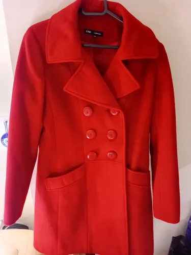 Casaco vermelho de lã, DNK collection, tamanho 40, pouco usado e perfeito