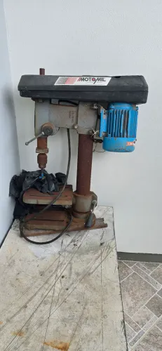 Furadeira de Bancada