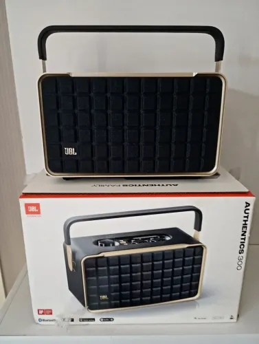 Caixa de som JBL Authentics 300 seminova