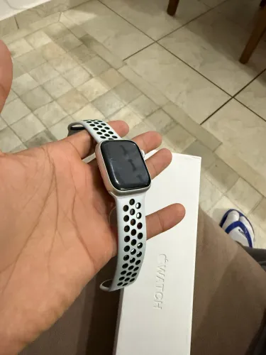 Apple Watch Série 7 41mm Nike