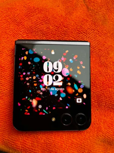 Celular Samsung Flip z 5