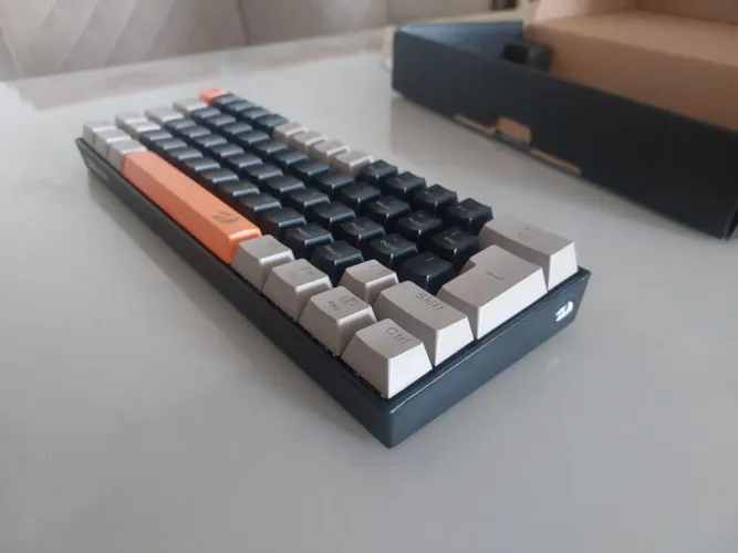 Teclado Mecânico Gamer Redragon Lakshmi 60% Compacto