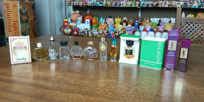 Miniaturas de perfumes vazias 