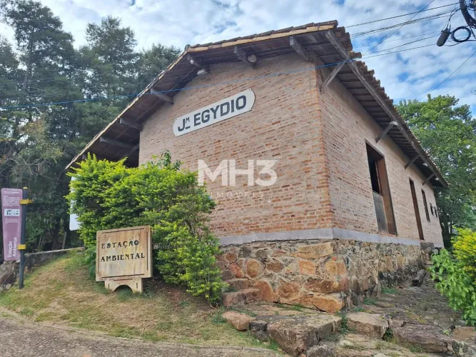 Vende-se terreno cerca de 1.680,00m², declive em Joaquim Egídio no Cond. Morada das Nascen