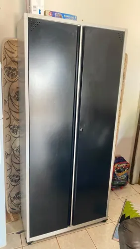 Vendo armário