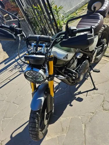 Triumph 400