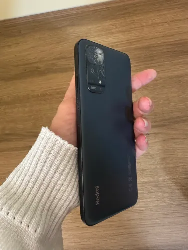 Redmi Note 11 (vidro traseiro trincado)