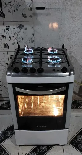 ÓTIMO fogão electrelux top manual com prateleira deslizante com super chama