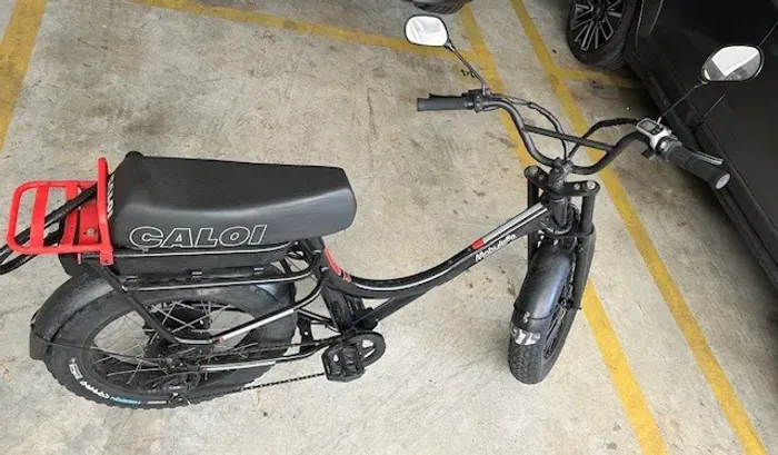 Bicicleta caloi mobylette elétrica 350w- Preta