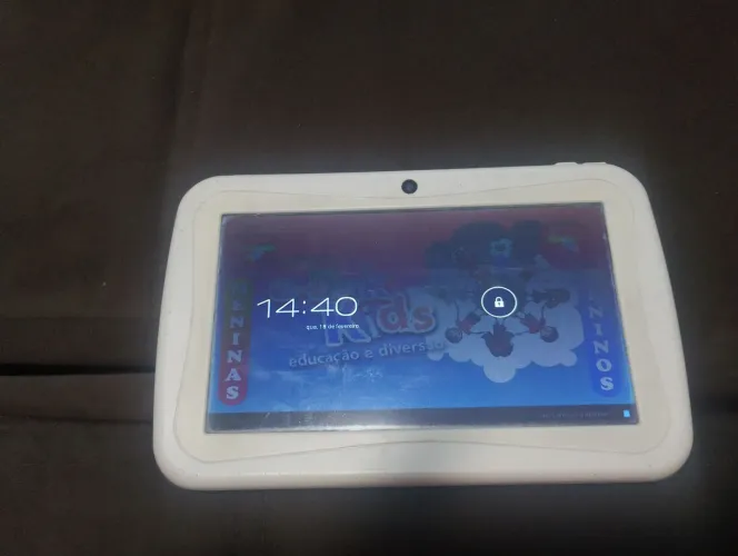 Tablet DL em bom estado 