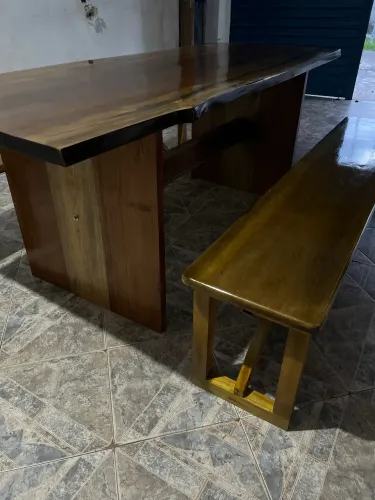 Mesa Rústica com bancos premium