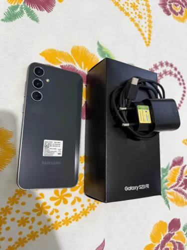 Smartphone Samsung Galaxy S23 FE 5G Tela 6,7? AMOLED 128GB 8GB RAM Câmera 50MP