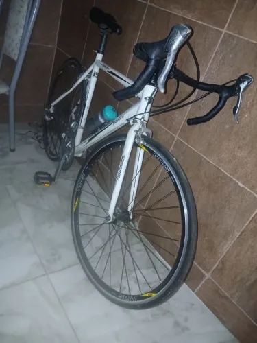 Vendo essa bicicleta espide aro 700.00