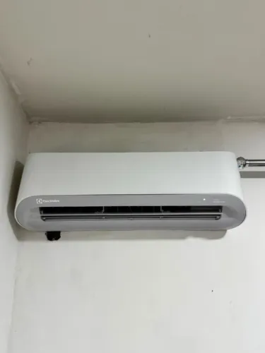 AR CONDICIONADO 9000 BTUS ELECTROLUX COM GARANTIA E NOTA FISCAL