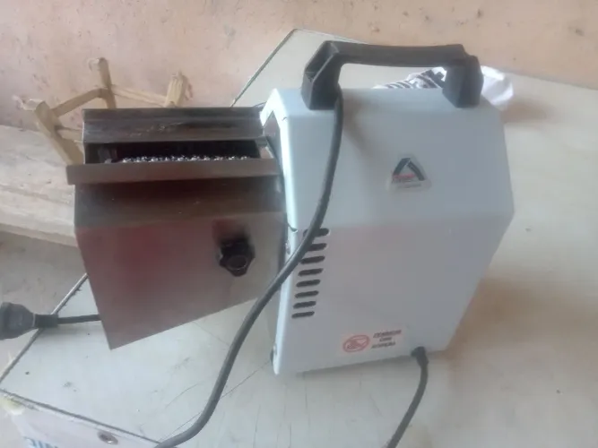 Vendo ralador de milho semi novo