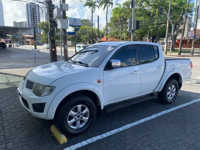 Mitsubishi L200 Triton HPE 3.2 CD TB Int.diesel AUT 2012