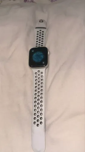 Apple Watch série 4 44mm Nike