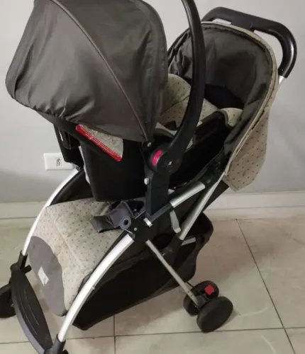 Carrinho de bebê+ bb conforto