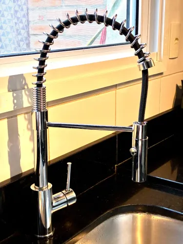 Torneira monocomando com misturador gourmet
