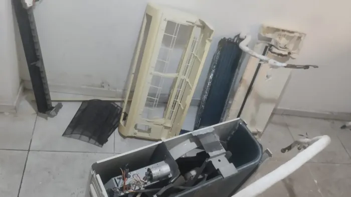 Profissional de refrigeração, faço limpeza, instalação, manutenção em gerais.