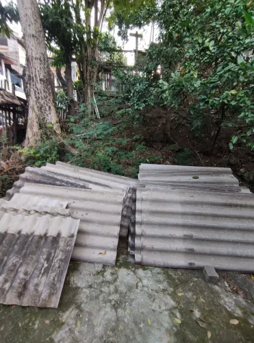 Telhas de amianto. 