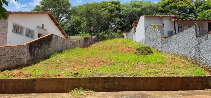 Vendo grande terreno em Bragança Paulista bairro alto padrão perto do centro